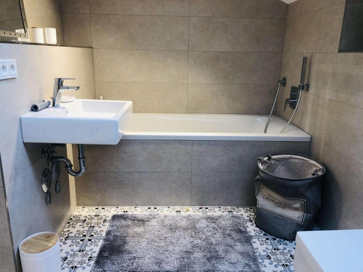Sonniges Dg Apartment Nahe Bahnhof In Гмунд ам Тегернзее Екстериор снимка